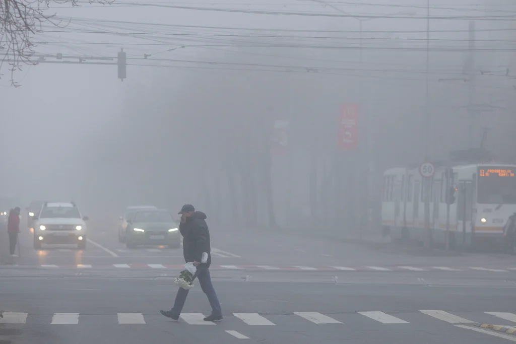 Cod galben de ceaţă densă în București. Atenție următoarea oră. Cum se circulă pe autostrăzile A0, A2 și A3
