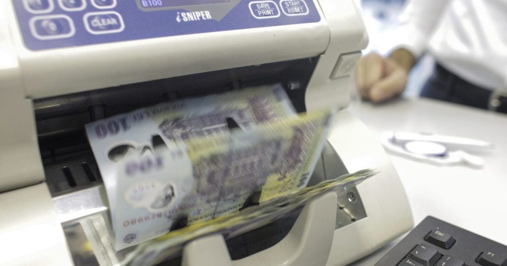 Eficiența statului, criticată chiar de propriii angajați. 7 din 10 bugetari spun că banii publici sunt risipiți
