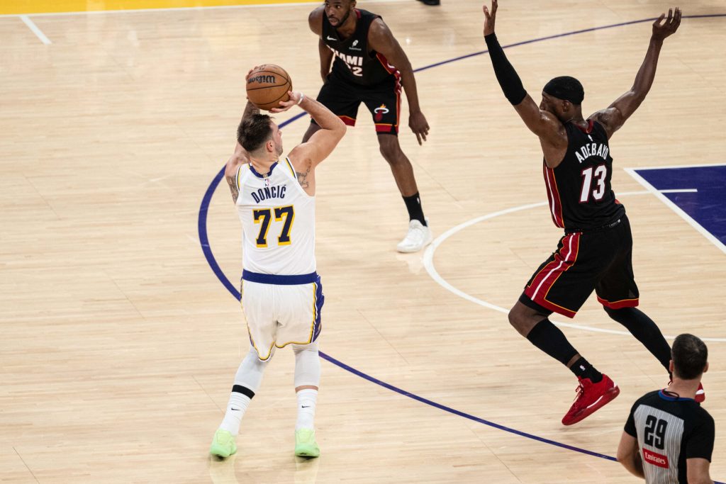 Luka Dončić intră în istoria lui Los Angeles Lakers. Slovenul, aproape de un record al lui Kobe Bryant