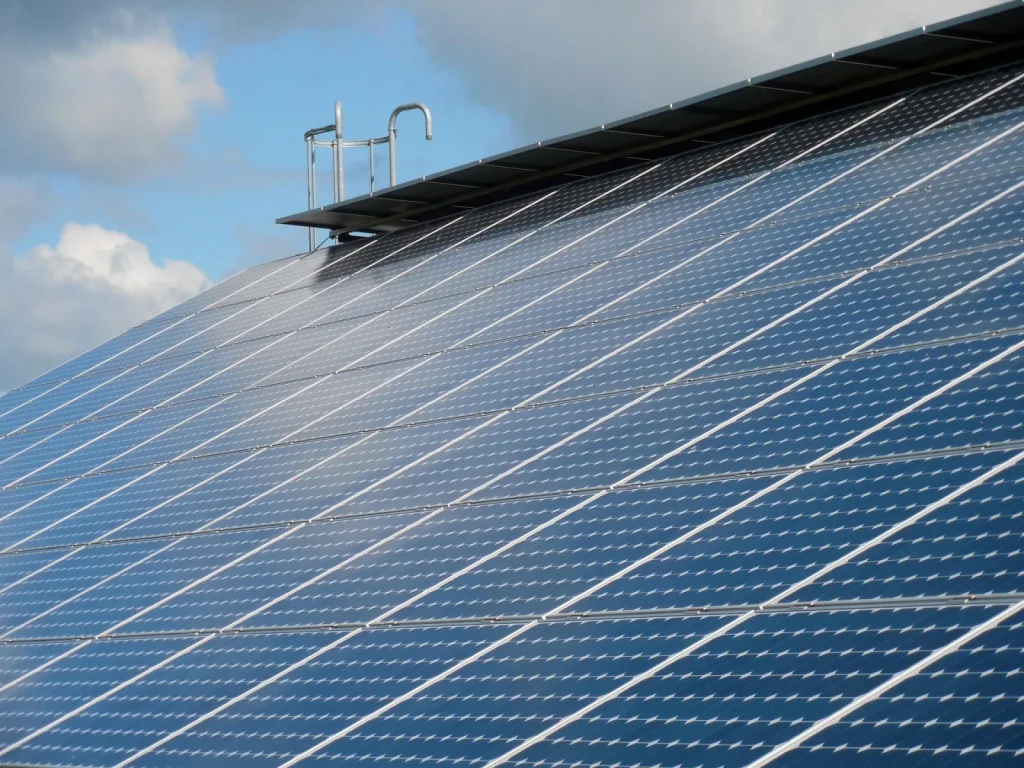 Entek, parte a grupului turc Koç, pregătește stocare de 600 MWh la Niculești, într-o investiție estimată la 40 mil. euro. CMS, cu echipa condusă de Claudia Nagy și Ramona Dulamea, și Vlăsceanu & Partners au asistat achiziția proiectului