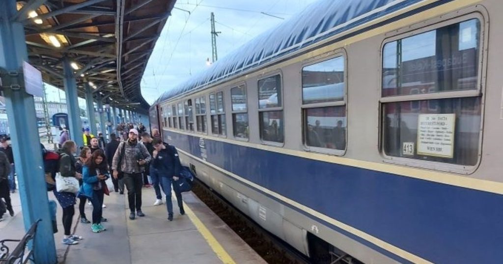 „Record” incredibil, chiar şi pentru CFR Călători. Zece ore cu trenul între Brașov și Sighișoara, pe 128 de kilometri