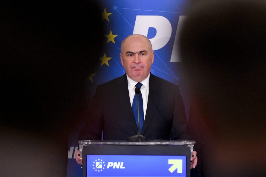 Bolojan îl acuză pe Grindeanu că se comportă ca „premier de facto” și pregătește un eșec bugetar: „Ori nu înțelege nimic, ori își fabrică scuzele”