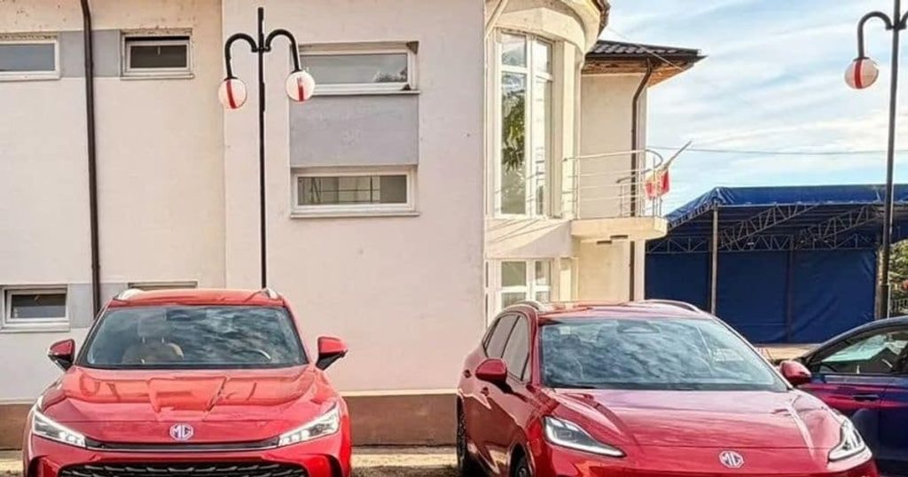 Primăria unei comune cu 4.700 de locuitori a cumpărat trei mașini de aproape 440.000 de lei. Ar fi folosite de primar și familia sa
