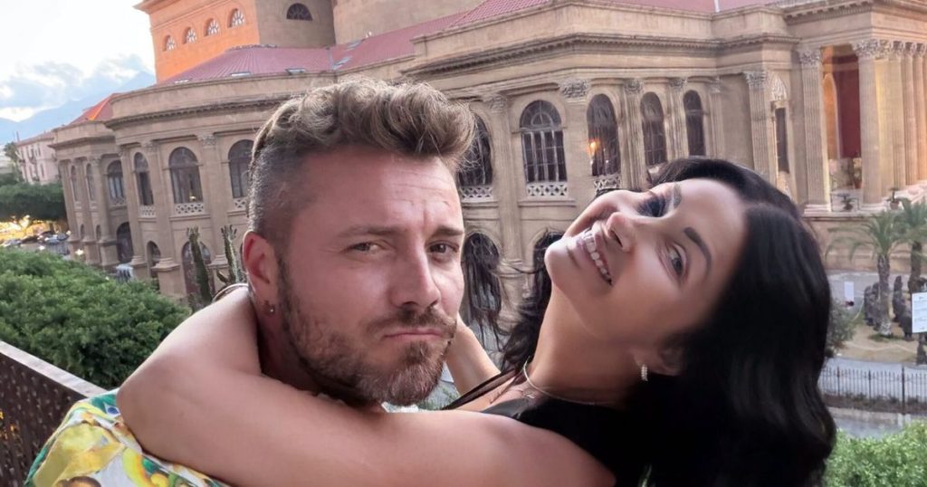 Ce surpriză i-a pregătit Tavi Clonda soției sale cu ocazia aniversării. Gabriela Cristea s-a arătat extrem de încântată de ce a primit: “Exact cele pe care mi le doream eu.”