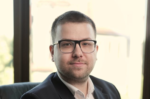Este creșterea accelerată a sectorului AI o bulă bursieră? Ce riscuri ar trebui să urmărească investitorii români