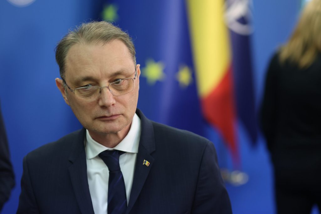 SURSE: Primele decizii ale Guvernului Niculescu. Cine va coordona programul SAFE, ce se întâmplă cu taxele și pensiile în 2027 și cum vor fi plătite restanțele magistraților. Rolul lui Isărescu