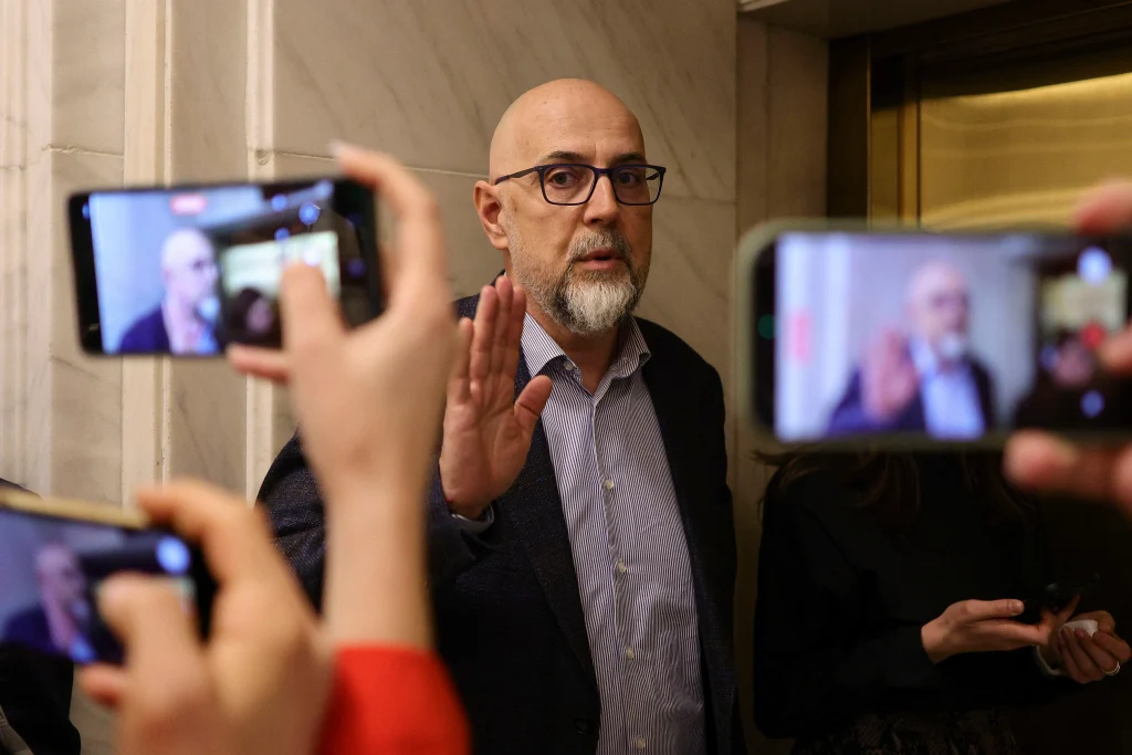 Kelemen Hunor spune că pentru reforma administrativă cerută de Grindeanu e nevoie de referendum: „Nu poți să faci într-un birou, prin asumare”