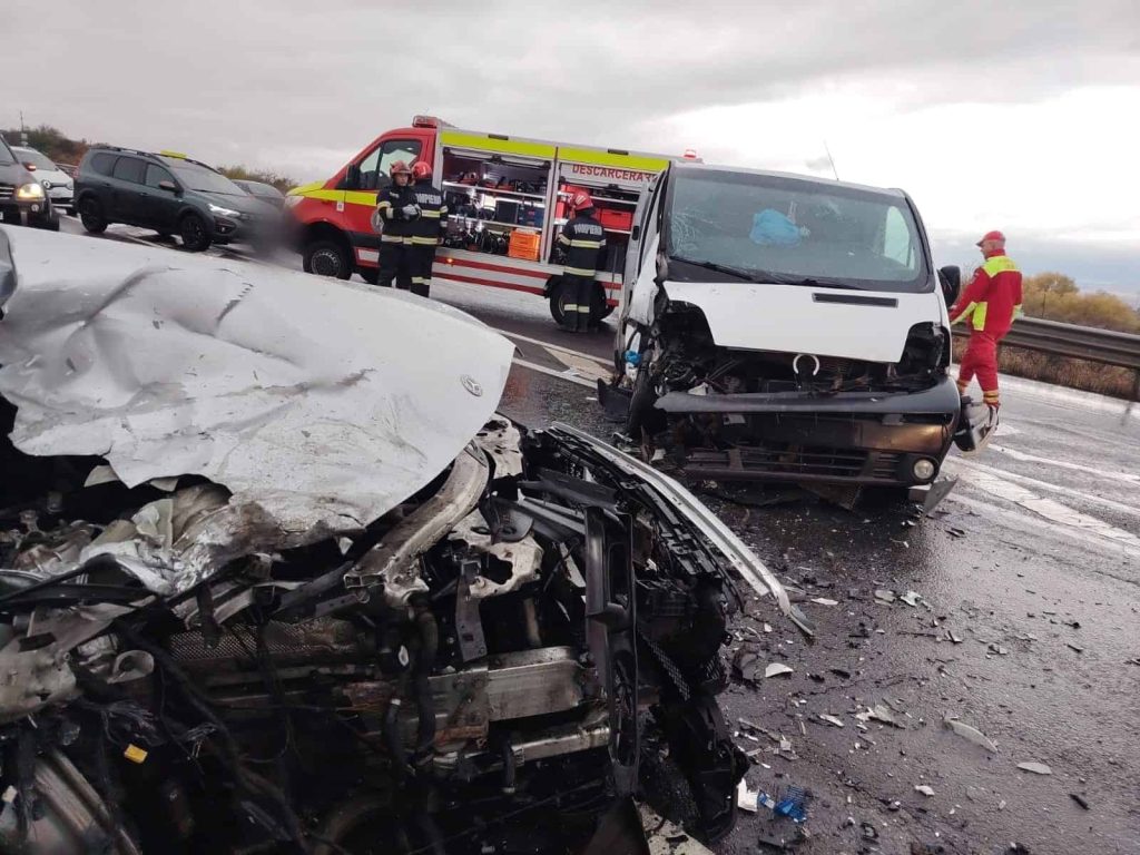 UPDATE. FOTO. Șase persoane, printre care doi minori, la spital, după un accident în Cluj-Napoca
