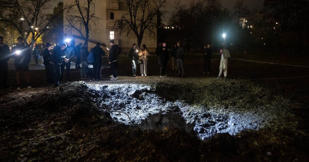 Rachetele balistice rusești au lovit o universitate din Kiev, centre medicale și un pod important: o persoană a murit, iar alte 15 au fost rănite