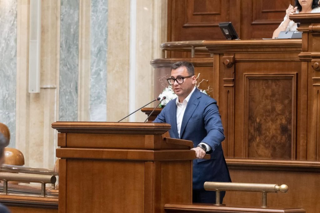 Senatorul Glad Varga: „Sprijin pentru fermierii din România care produc lapte ecologic” (P)
