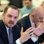 Rogobete acuză că Bolojan a redus deficitul „din pix”. Datorii de 30 de miliarde de lei la CNAS. Ce se întâmplă cu programele pentru cancer și diabet