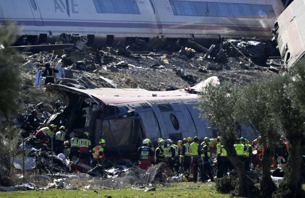 Un campion mondial îl desființează pe ministrul spaniol al Transporturilor după catastrofa feroviară cu cel puțin 64 de morți: „Ne-am săturat de circul vostru!”