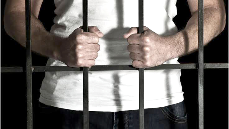 Mărturia cutremurătoare a unui tată din Hunedoara: Și-a denunțat fiul la poliție ca să-i salveze viața. Tânărul  a fost condamnat la închisoare