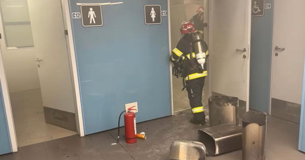 Incendiu la aeroportul Otopeni. Focul ar fi fost pus intenționat de o femeie