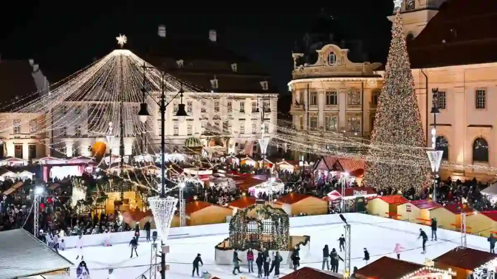 Foto | Sibiul intră în atmosfera sărbătorilor: A început decorarea orașului, iar localnicii sunt invitați să participe la concursul „Sibiu, Oraș de Poveste”