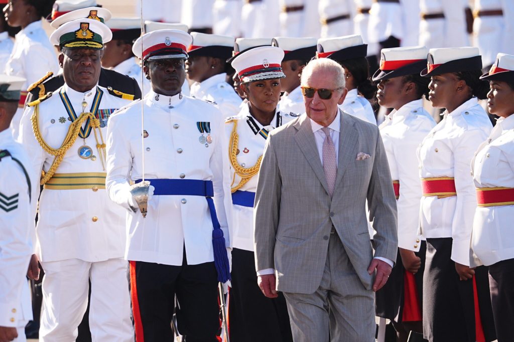 Regele Charles al III-lea a dansat pe străzile din Bahamas, alături de localnici. Moment inedit în timpul vizitei regale