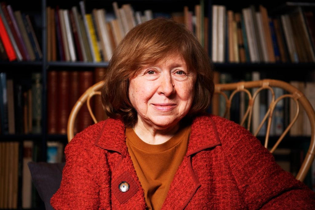 Scriitoarea Svetlana Aleksievici vine la Constanța / Primește Doctor Honoris Causa la Universitatea ”Ovidius” / Laureată Nobel pentru Literatură, este ultimul lider al opoziției în libertate în Belarus / Apărată la propriu de ambasadori în 2020