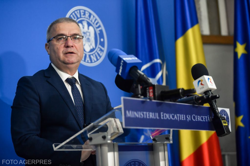 Ce pot face profesorii când elevii pun sub semnul întrebării informația transmisă la clasă? Sorin Ionescu, ministrul delegat pentru preuniversitar: Tu, ca profesor, trebuie să vii cu perspectiva critică / Exemplul oferit de ministru