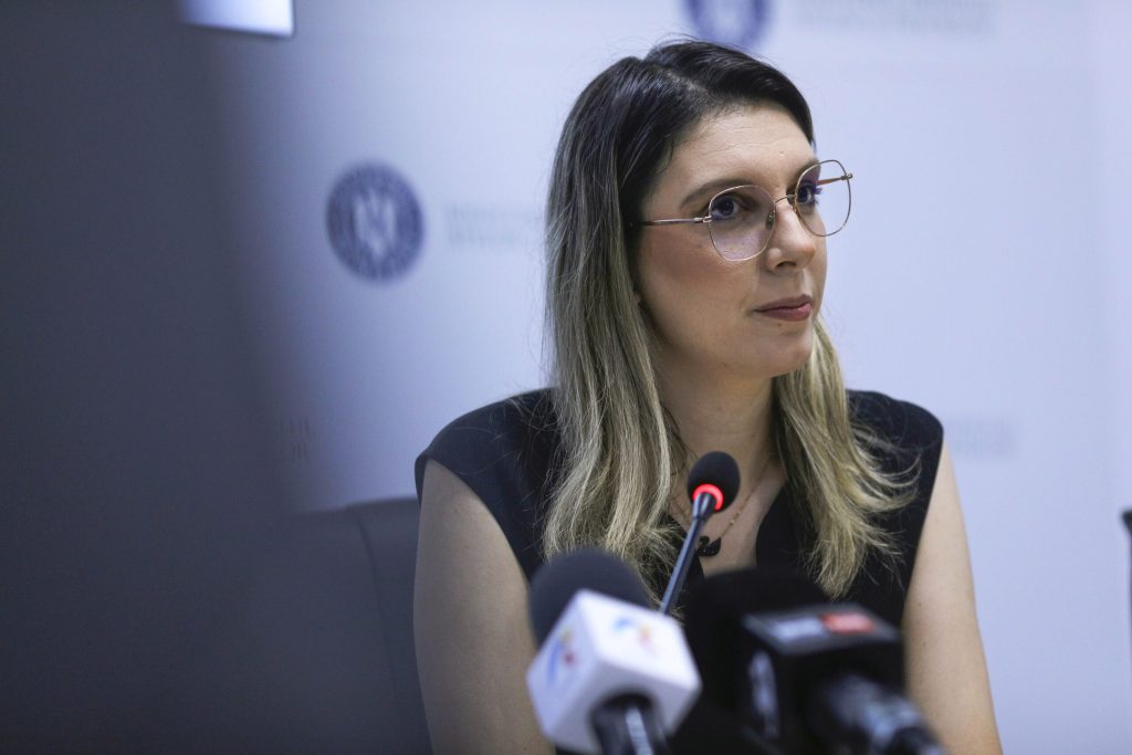 „Minune medicală”. Șeful de la Apele Române, demis de Diana Buzoianu după scandalul balastierelor ilegale, revine în funcție.