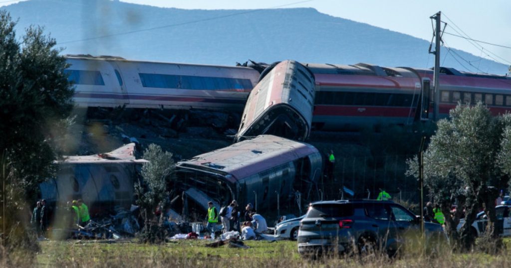„Oamenii s-au săturat!”: Şoc şi furie în Spania, în prima zi de doliu naţional după catastrofa feroviară soldată cu 74 de morţi