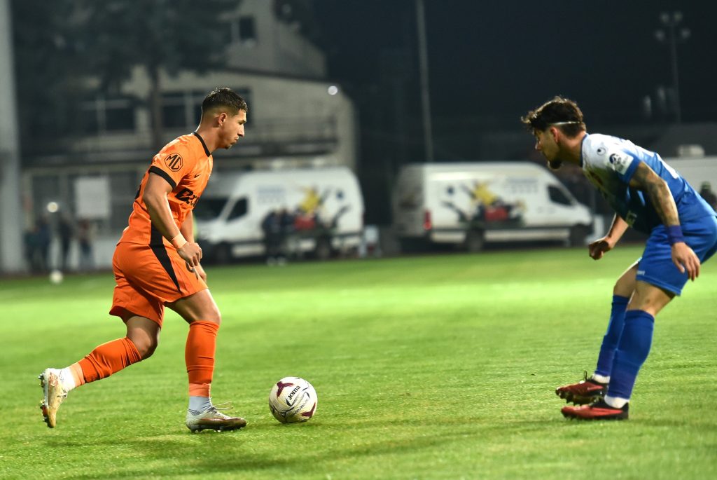 Gloria Bistrița - FCSB 1-0, ACUM, pe iAMsport.ro. Roș-albaștrii încearcă să restabilească egalitatea