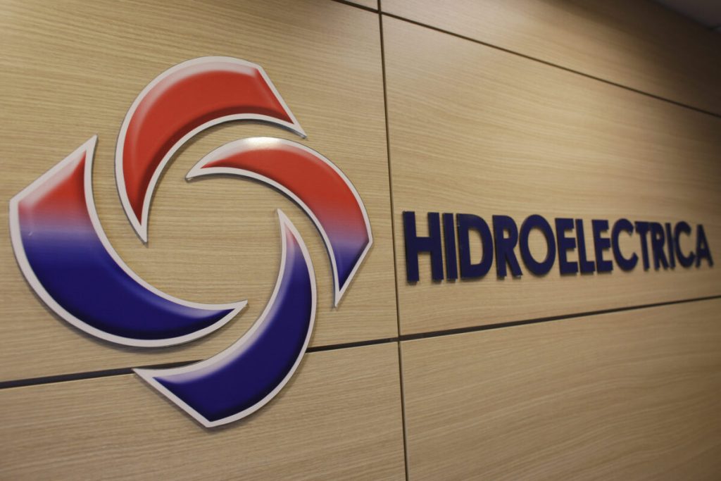 Hidroelectrica și-a crescut producția de energie cu 10% în primele nouă luni din 2026. Furnizarea a urcat cu 29%, iar achizițiile de energie cu 20%