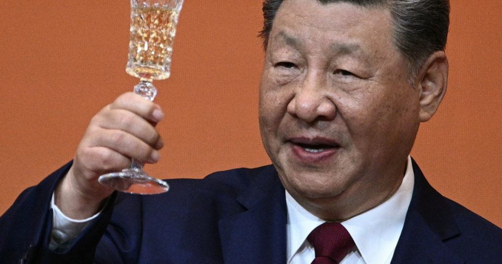 China, zguduită de epurări fără precedent: 33 de oficiali au fost excluși din Partidul Comunist. Xi Jinping își consolidează controlul asupra puterii