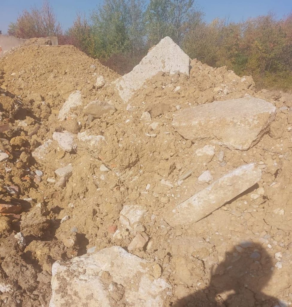 Groapă ilegală de deșeuri la Bumbești Jiu! Sancțiuni de 50.000 de lei