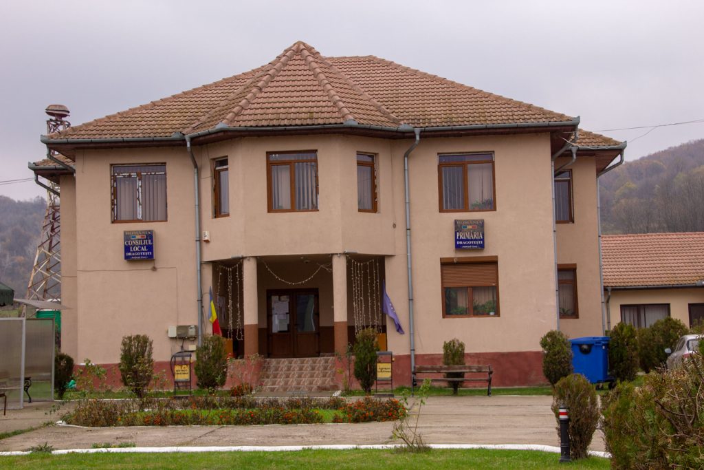 Primăria Drăgotești îi invită pe cetățeni să participe la un chestionar privind comunicarea instituțiilor publice