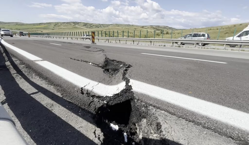 CNAIR explică situația de pe Autostrada A10, după devierea circulației pe DN1: Lucrările de consolidare ridică riscuri suplimentare pentru infrastructură și ar putea genera probleme de trafic și siguranță rutieră