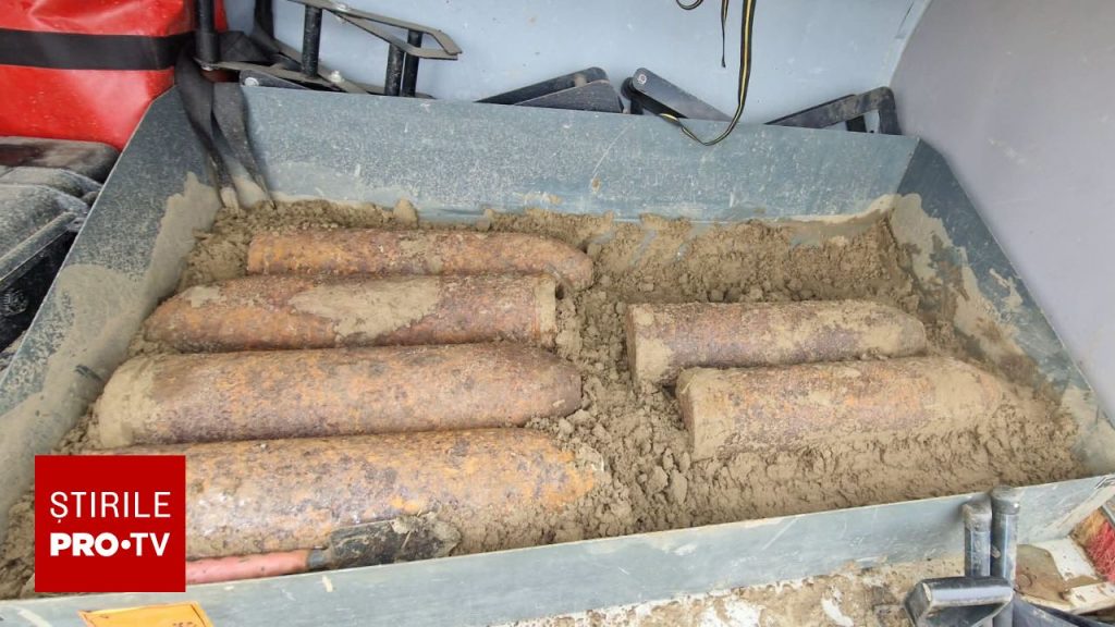 Șase proiectile explozive de 150 mm, descoperite pe traseul Autostrăzii A8. Pirotehniștii ISU Iași au intervenit de urgență