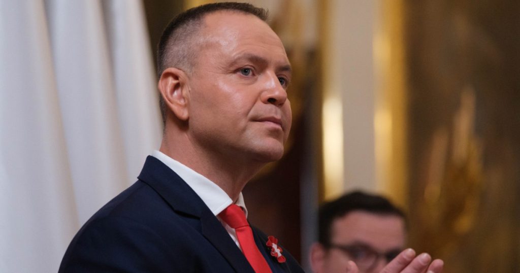 Karol Nawrocki și-a întrerupt o vizită externă după suspendarea președintelui celei mai înalte instanțe judecătorești din Polonia