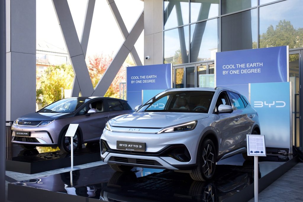 BYD vrea să instaleze până la 20 de stații de încărcare ultrarapidă în România. Bateria s-ar putea încărca în nouă minute