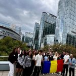 Manifestul Tinerilor 2035: peste 200 de tineri cer salarii transparente, stagii plătite și un om, nu un algoritm, la angajare
