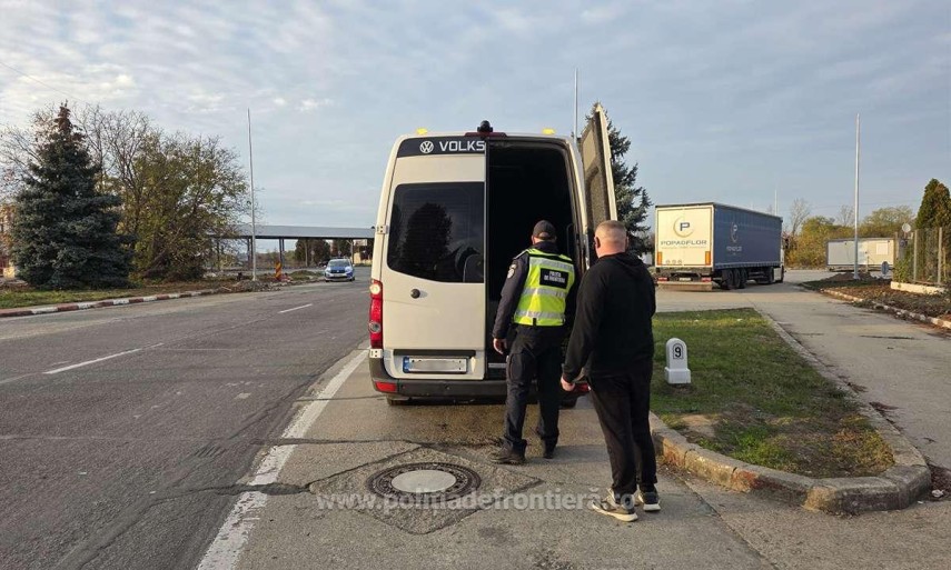 FOTO: Controale la granita cu Ungaria! Aproximativ 600 de persoane verificate, amenzi de 4.000 de lei si trei carti de identitate retinute