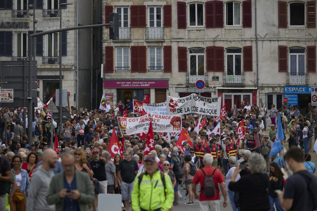 Franța: 15.000 de protestatari și 27 de arestări în timpul manifestațiilor de sâmbătă